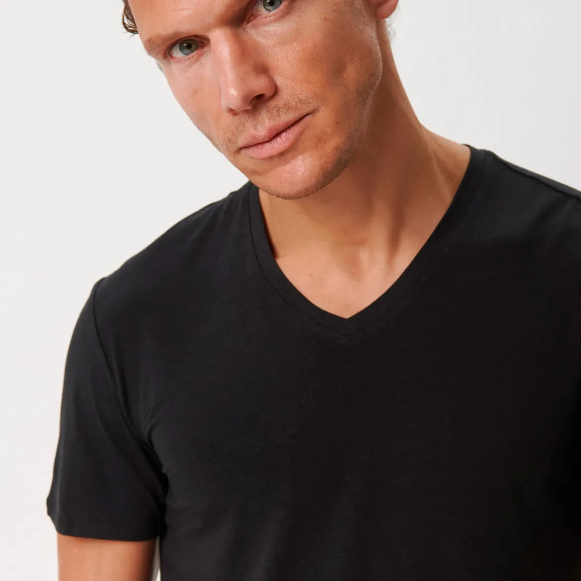 2 pak Sort slim fit V-hals bambus T-shirt
